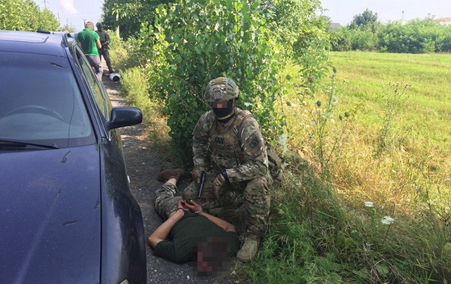 У Закарпатській області СБУ затримала військових на реалізації вибухівки