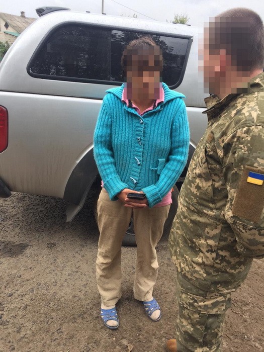 Информатор боевиков &quot;ЛНР&quot; &quot;помогала&quot; военным ВСУ домашними продуктами (фото)