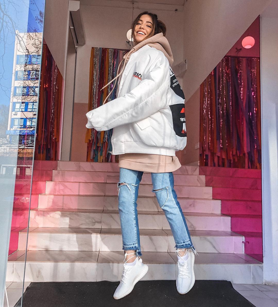 Самая стильная: Дорофеева взволновала сеть новым весенним образом