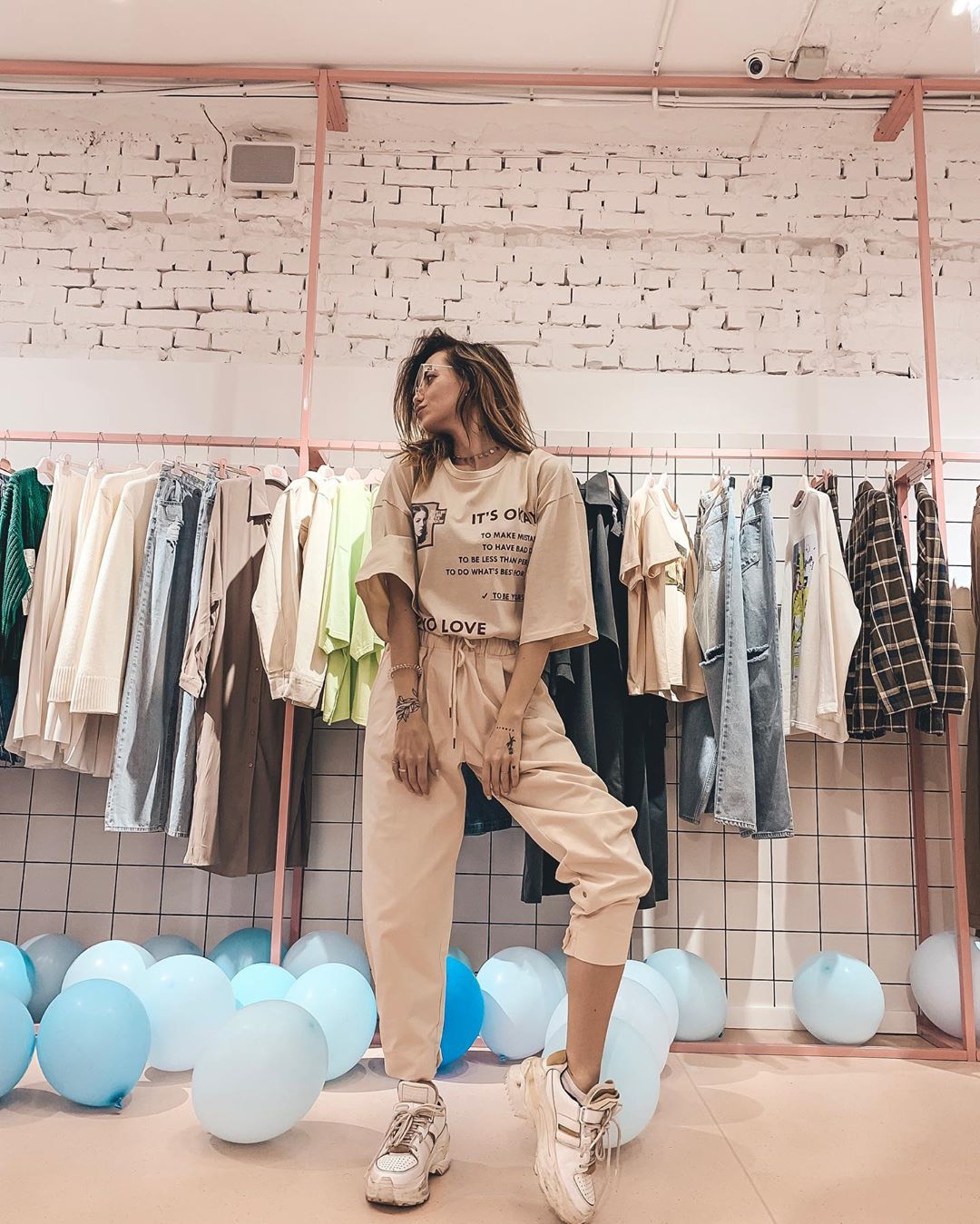 Неможливий вибір: Надя Дорофєєва покрасувалася фігурою в стильних обновках