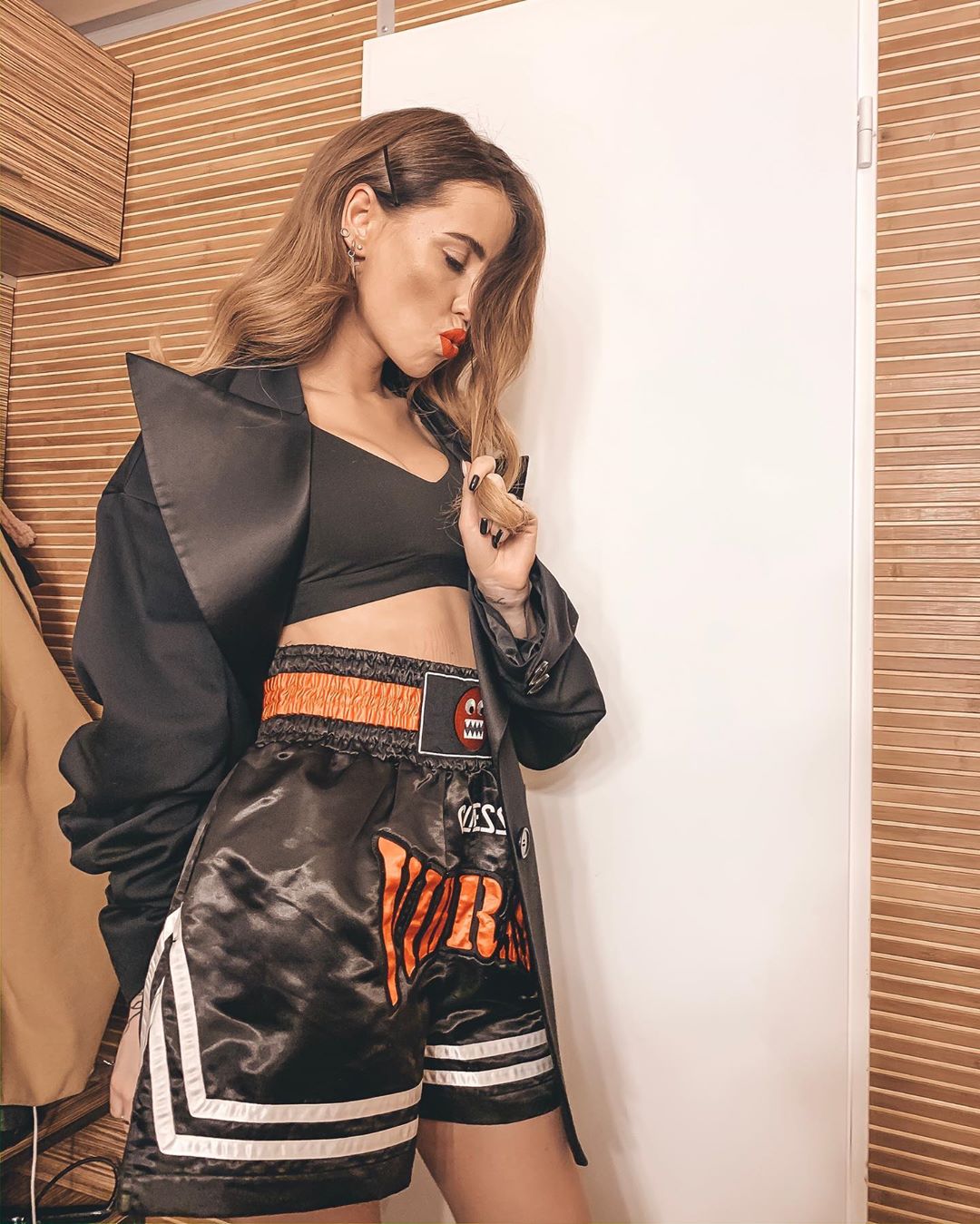 &quot;У чоловіка шорти забрала?&quot; Надя Дорофєєва розбурхала мережу фото &quot;на межі&quot;