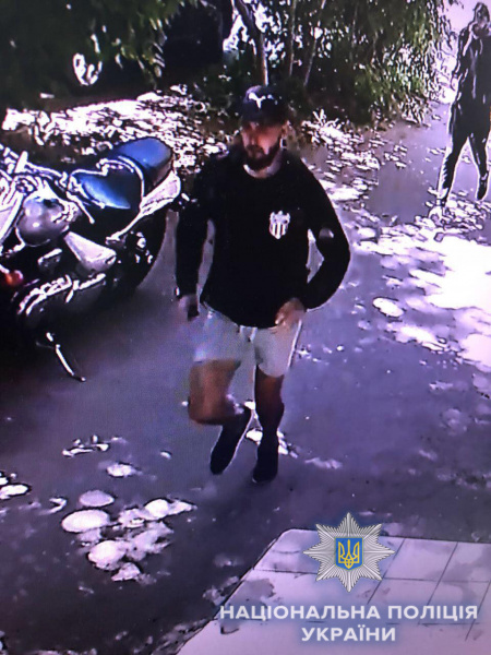 Нападение на активиста в Одессе: полиция объявила в розыск подозреваемых