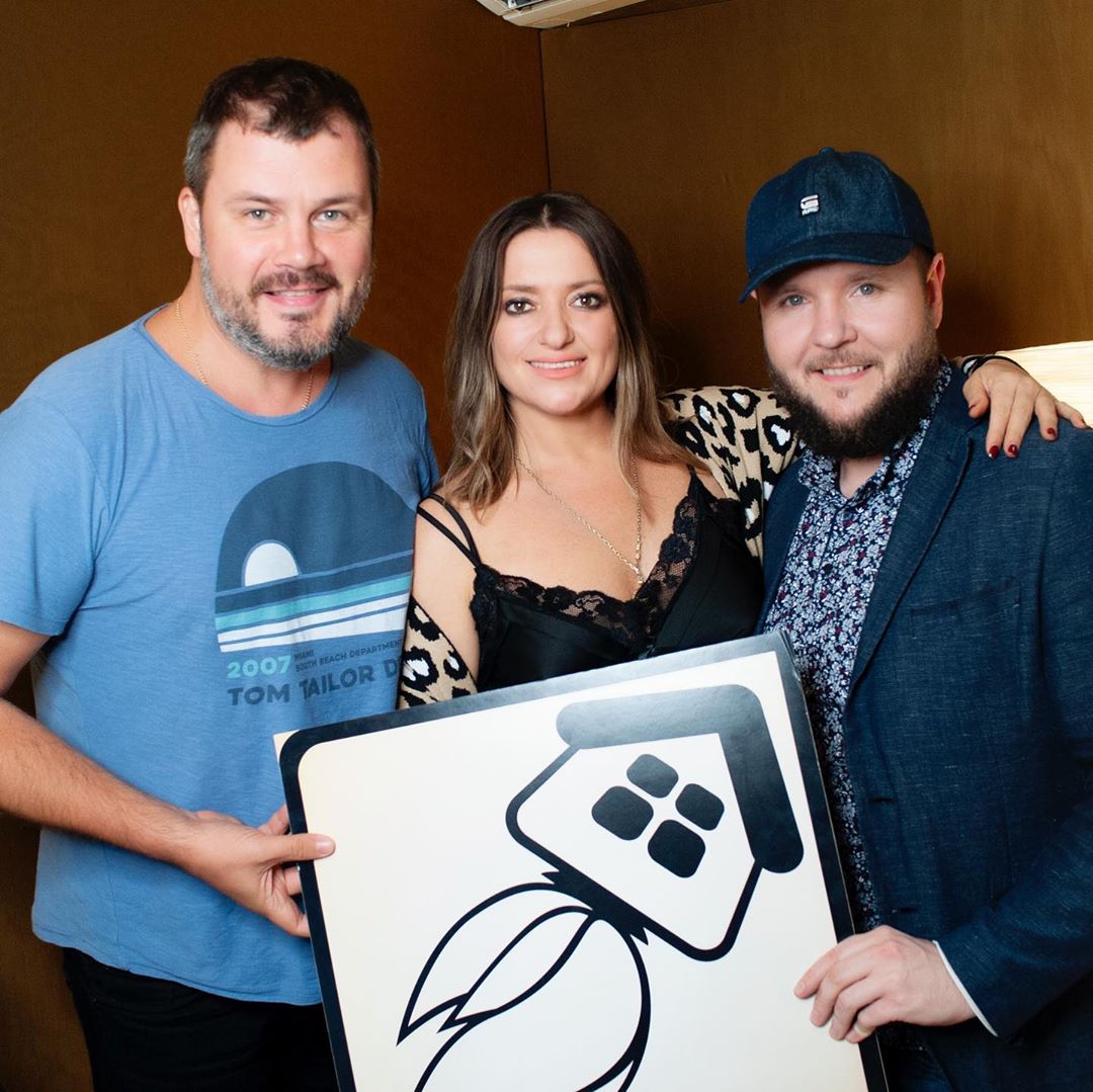 Кошечка: Наталья Могилевская в "хищном" наряде и платье-комбинации восхитила сеть