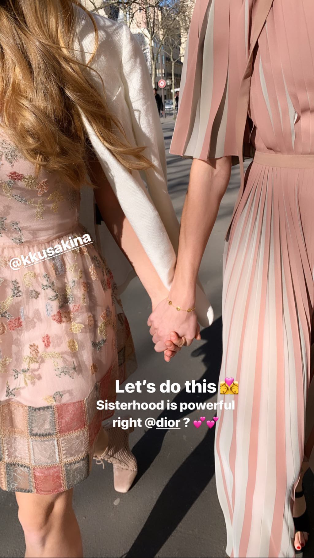 Нежно и изысканно: Наталья Водянова отправилась на показ Dior с сестрой