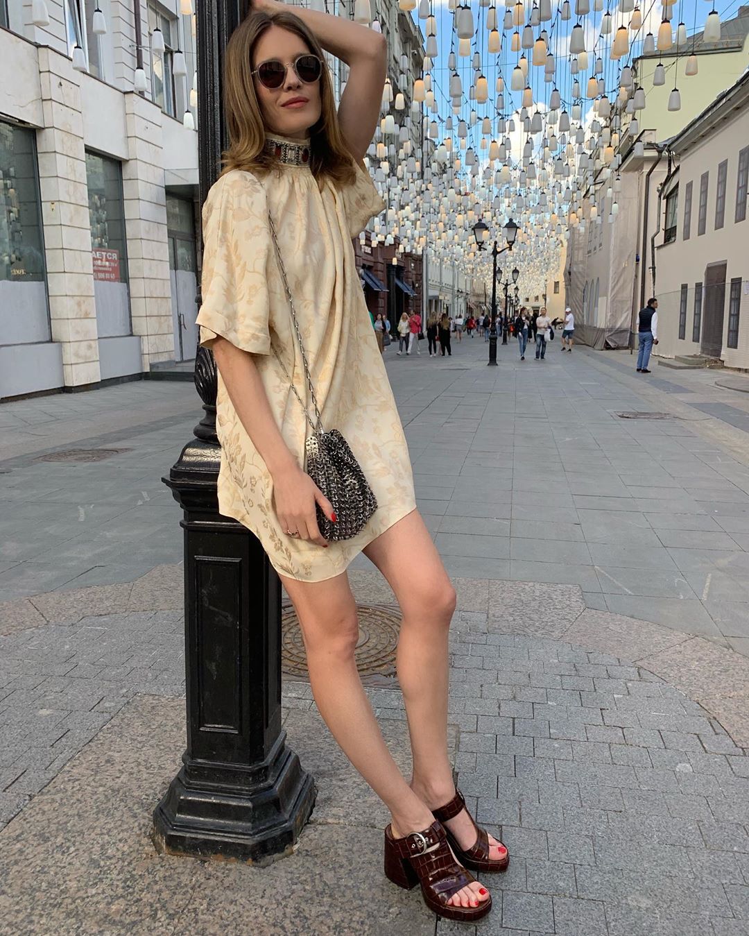 Вот это ноги! Наталья Водянова в мини-платье от Louis Vuitton блистает на открытии выставки