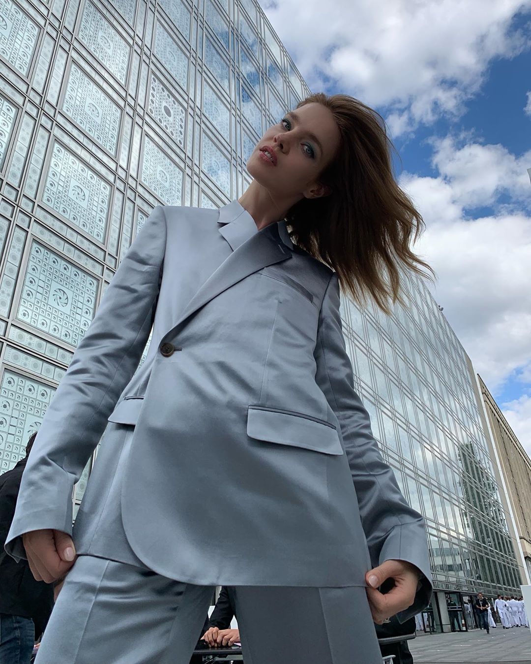 Летняя и легкая: Наталья Водянова восхитила безупречной фигурой в дерзком мини