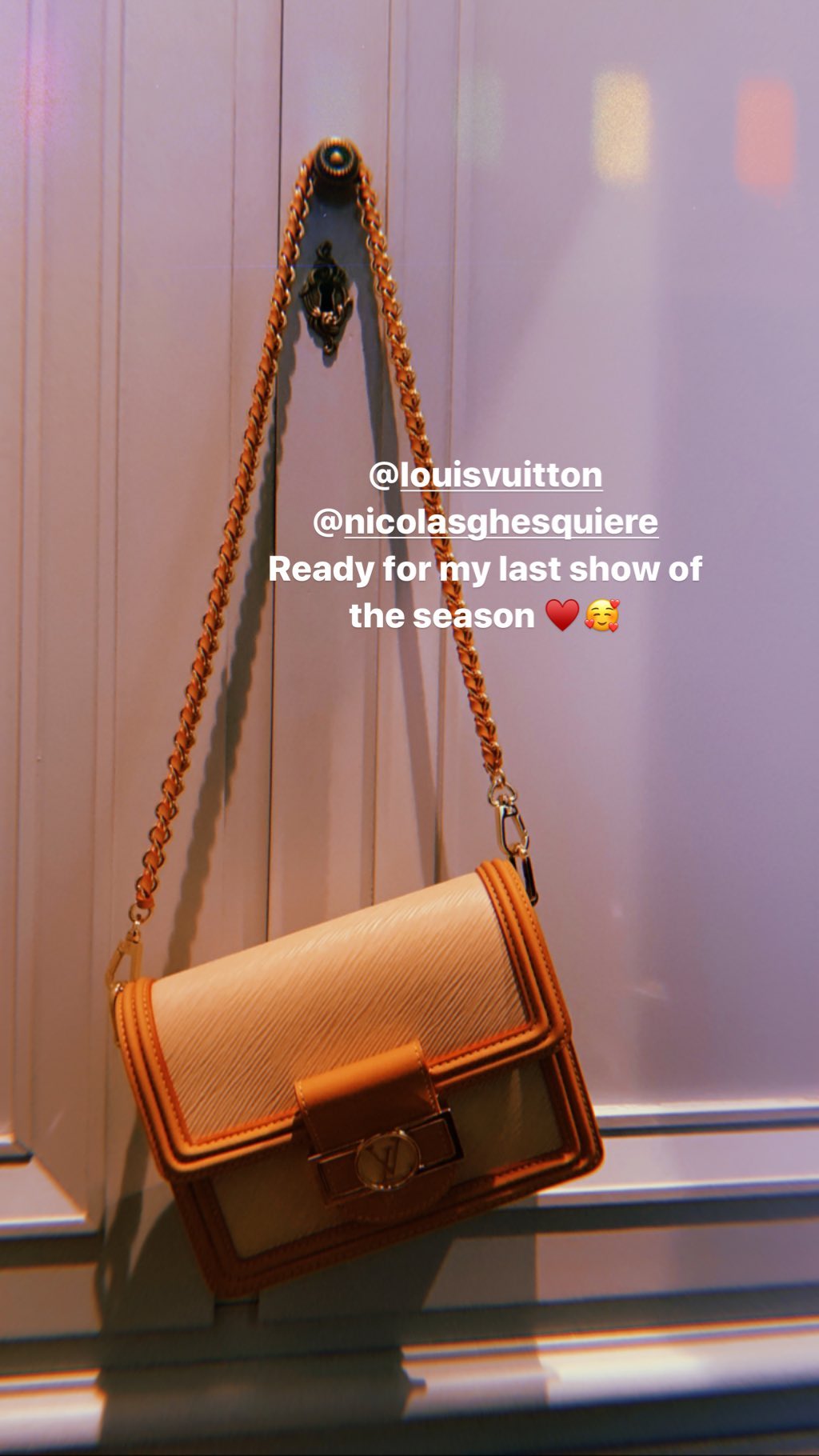 Идеальная пара: Наталья Водянова появилась на шоу Louis Vuitton в стильном наряде и за руку с любимым