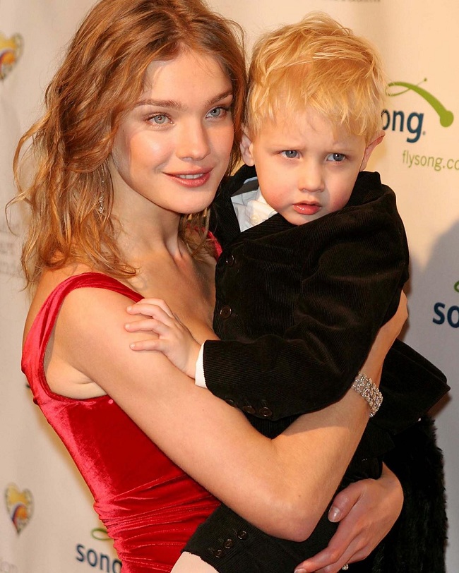 Весь в матір: Наталія Водянова розчулила архівним фото на честь 18-річчя сина