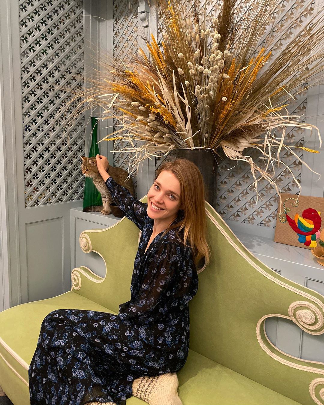 Проста сукня і в'язані шкарпетки: Наталя Водянова показала, в чому ходить вдома