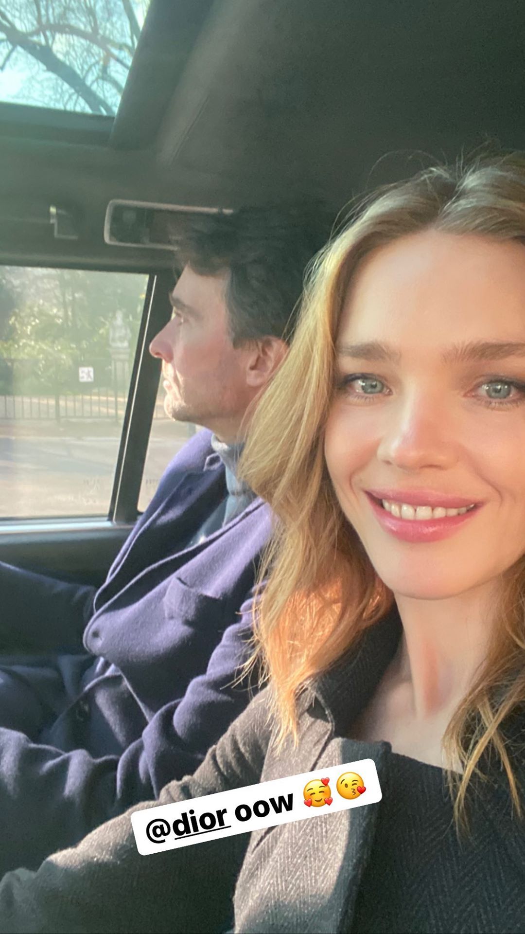 Треба брати: Наталія Водянова демонструє наймодніше пальто весни