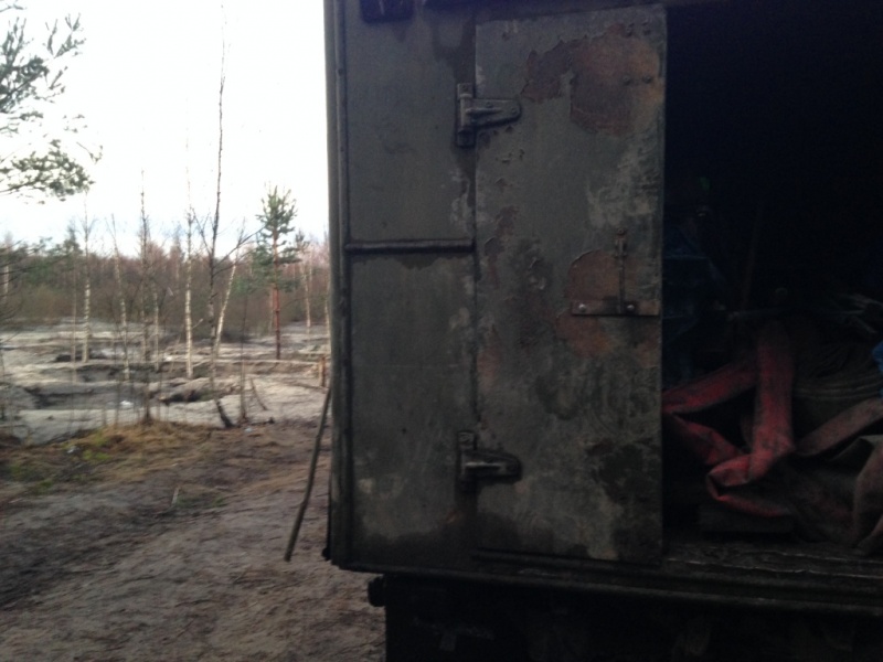 У Житомирській області прикордонники затримали 9 копачів бурштину