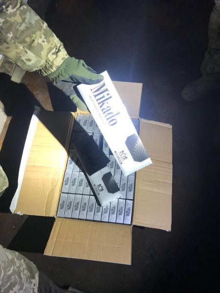 В Черном море задержано иностранное судно с более 1,7 тыс. ящиками сигарет