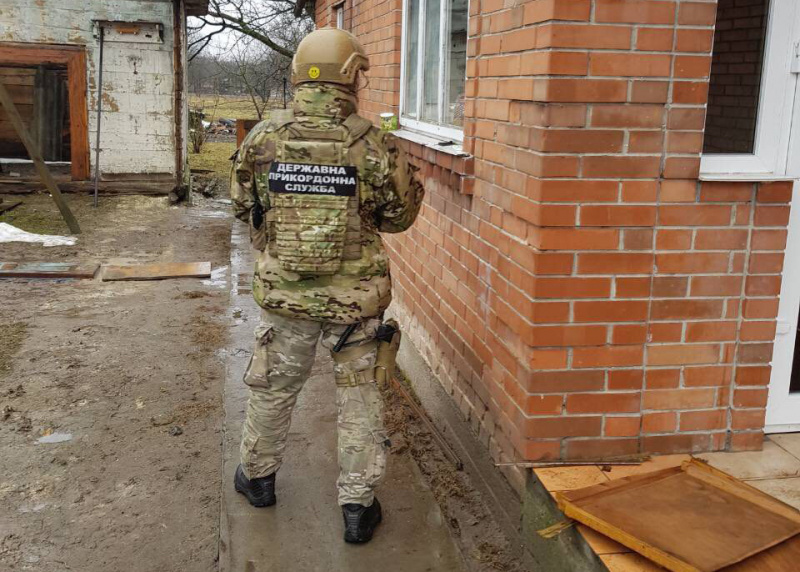 Пограничники раскрыли схему незаконного ввоза авто на иностранных номерах