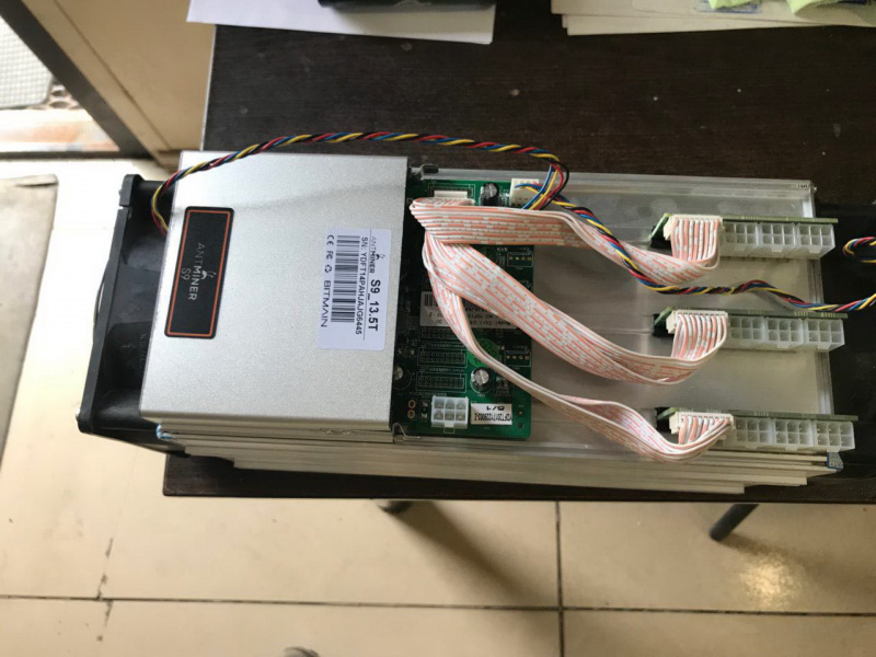 У Донецькій області прикордонники виявили комплектуючі для &quot;криптовалютної ферми&quot;