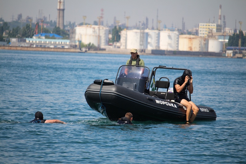 Військові навчання &quot;Сі Бриз 2018&quot;: прикордонники відпрацювали стрибки у воду без парашуту