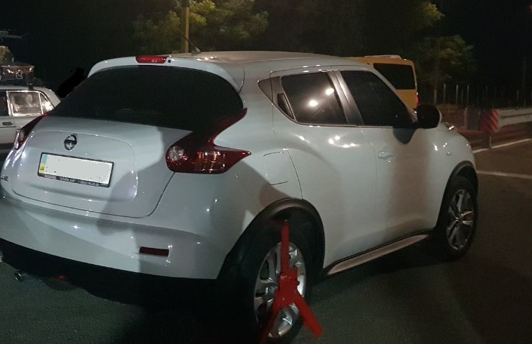 У КПВВ "Каланчак" виявили викрадений Nissan Juke