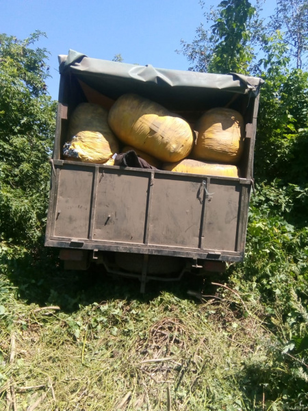 В Сумской области пограничники со стрельбой задержали &quot;УАЗ&quot; из России