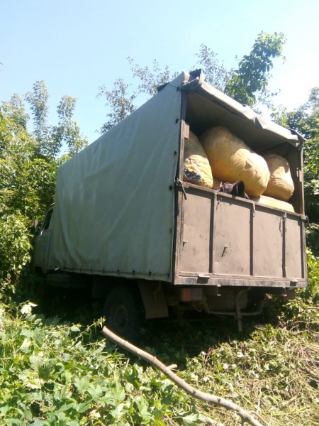 В Сумской области пограничники со стрельбой задержали &quot;УАЗ&quot; из России
