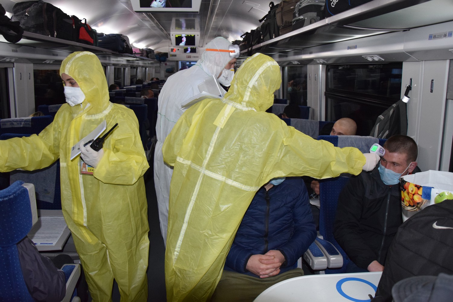 В Украину прибыли поезда из Польши: как проверяли украинцев на коронавирус