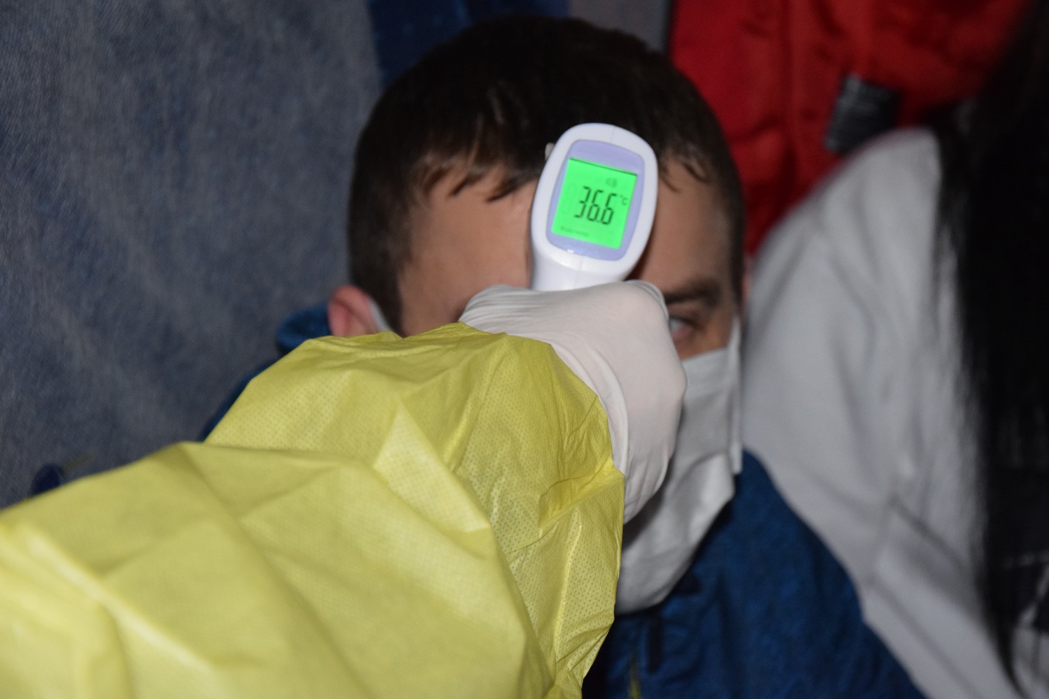 В Украину прибыли поезда из Польши: как проверяли украинцев на коронавирус