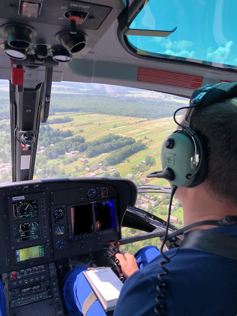 Пограничники показали, как на вертолете Airbus Н125 покорили Карпаты: завораживающее видео