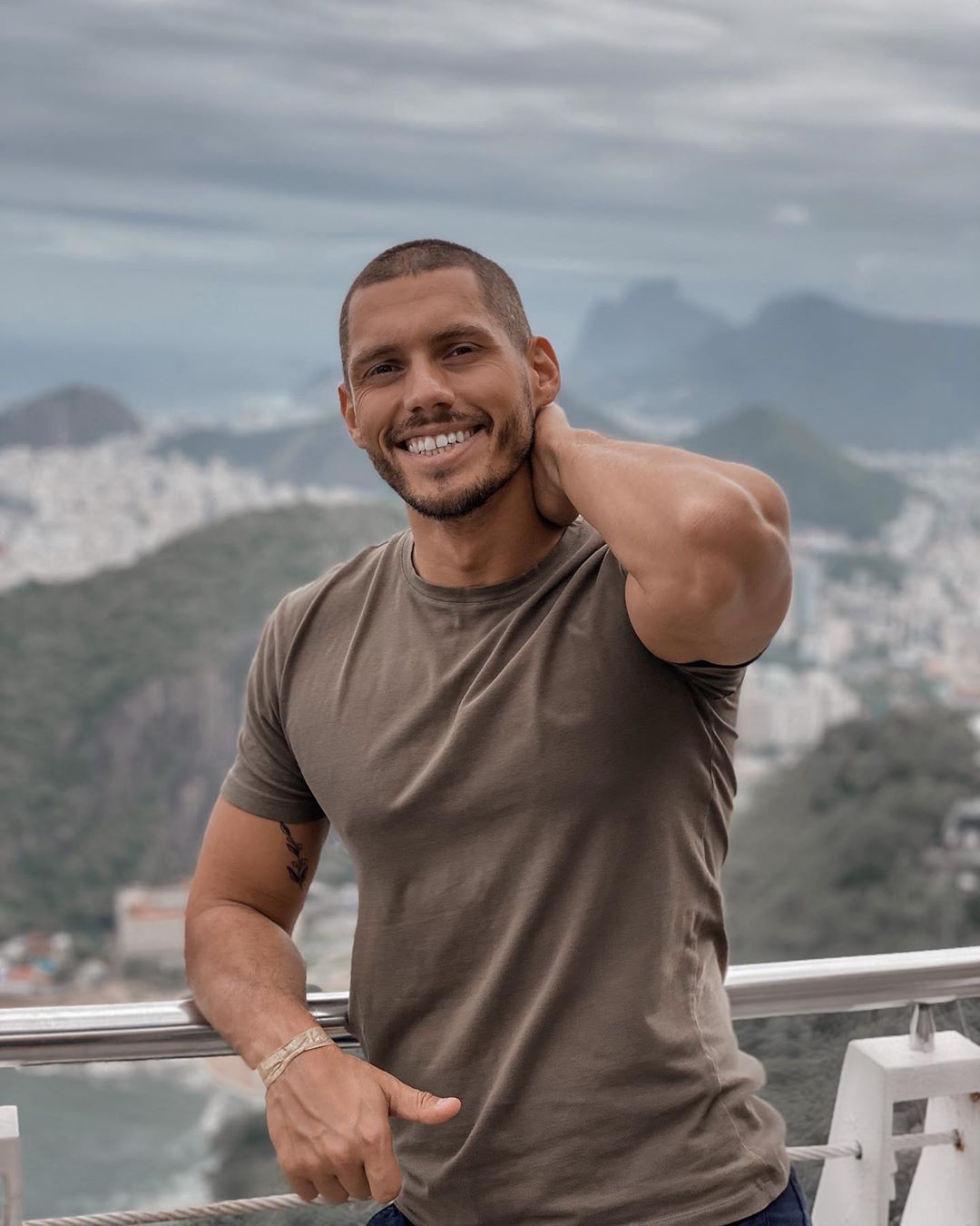 Холостяк 9 с невестой полетали над Рио-де-Жанейро на вертолете: захватывающие дух кадры