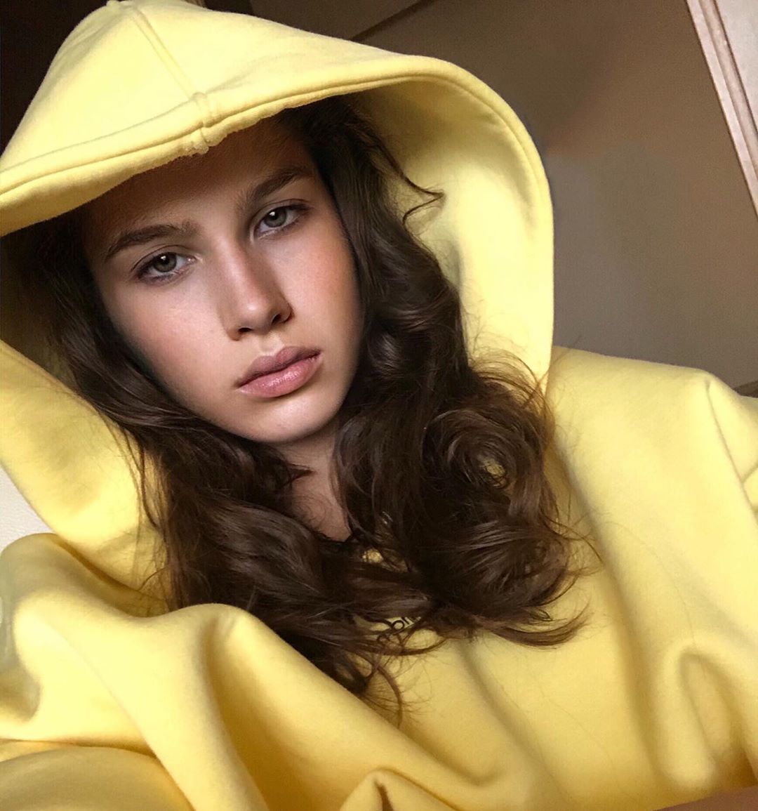 Олімпійський чемпіон України закрутив роман з 17-річною гімнасткою: фото