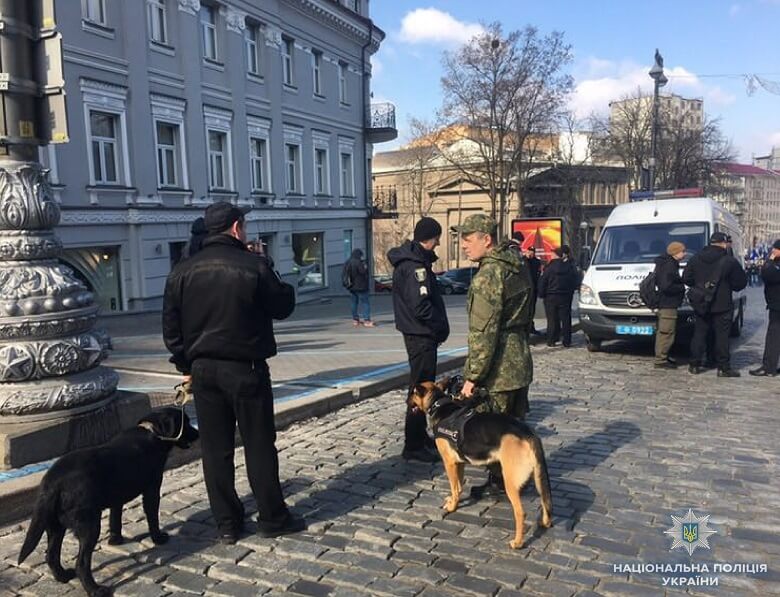 Порядок в центре Киева обеспечивают около 1500 правоохранителей