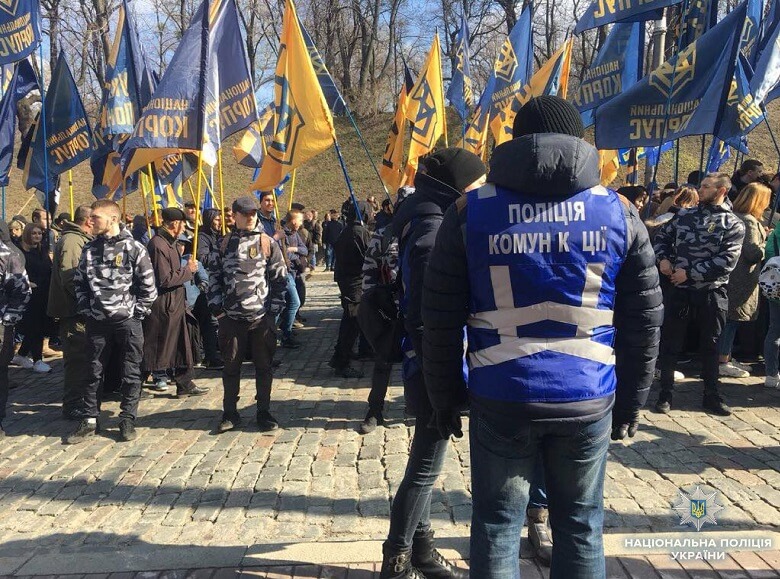 Порядок в центре Киева обеспечивают около 1500 правоохранителей