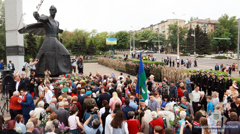 У Донецькій області оштрафували мітингувальників за георгіївські стрічки на 9 травня