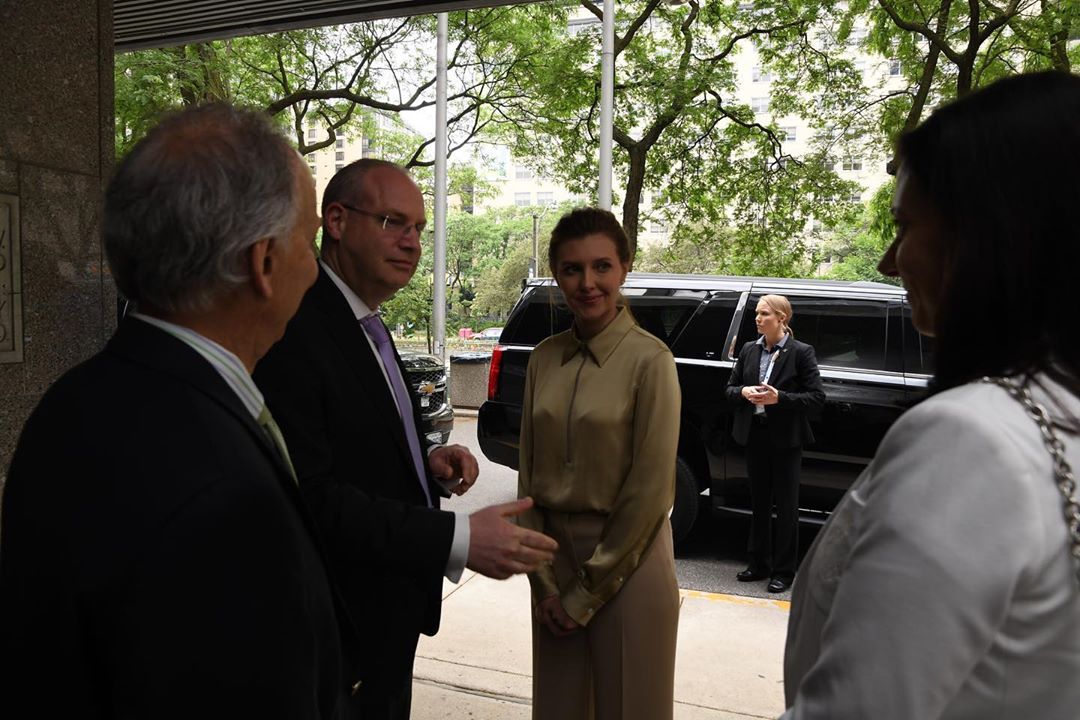 Бездоганна: Олена Зеленська сяє в Торонто в новому елегантному образі