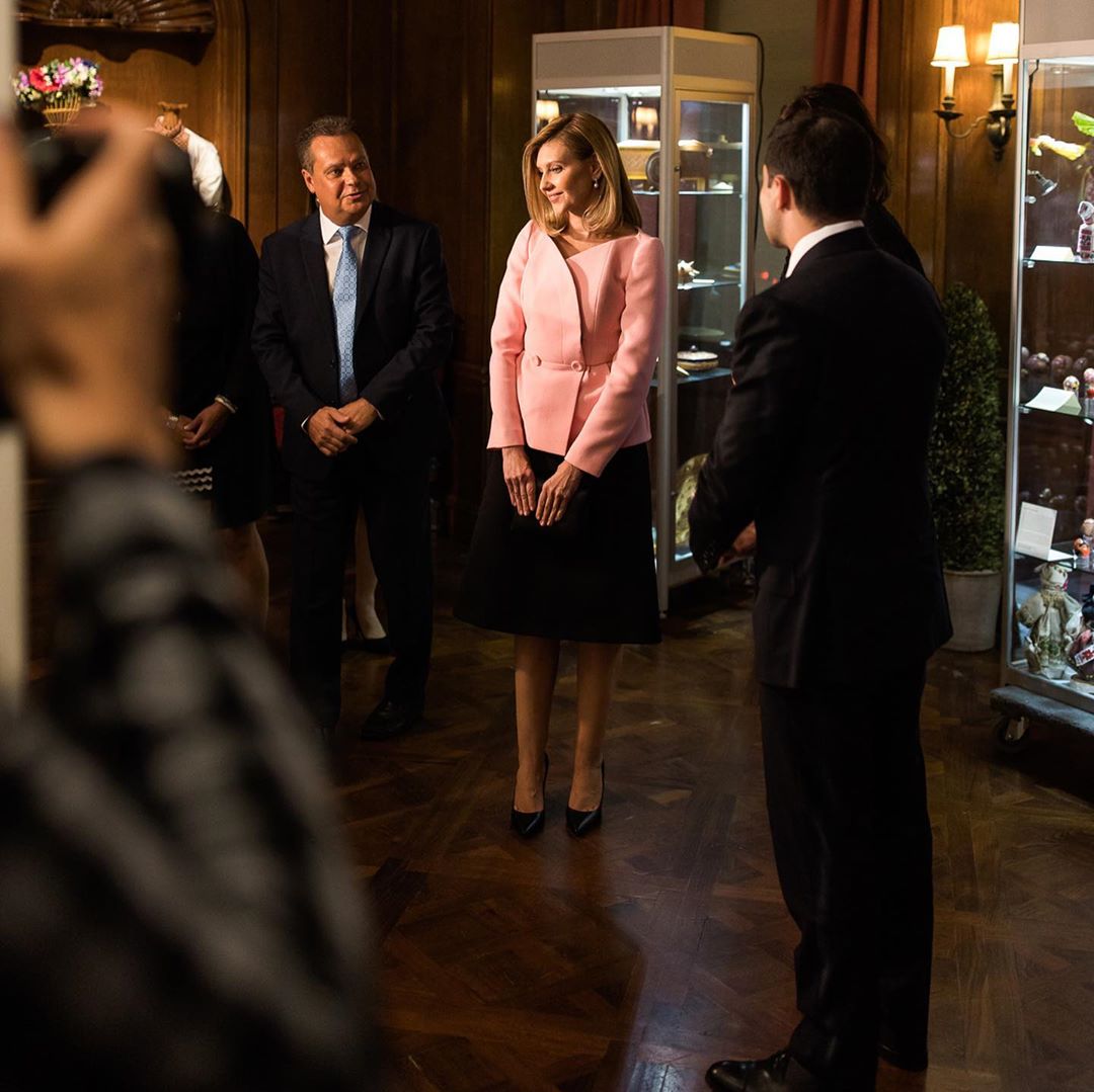 Леди нежность: Елена Зеленская восхитила невесомым образом в голубых тонах