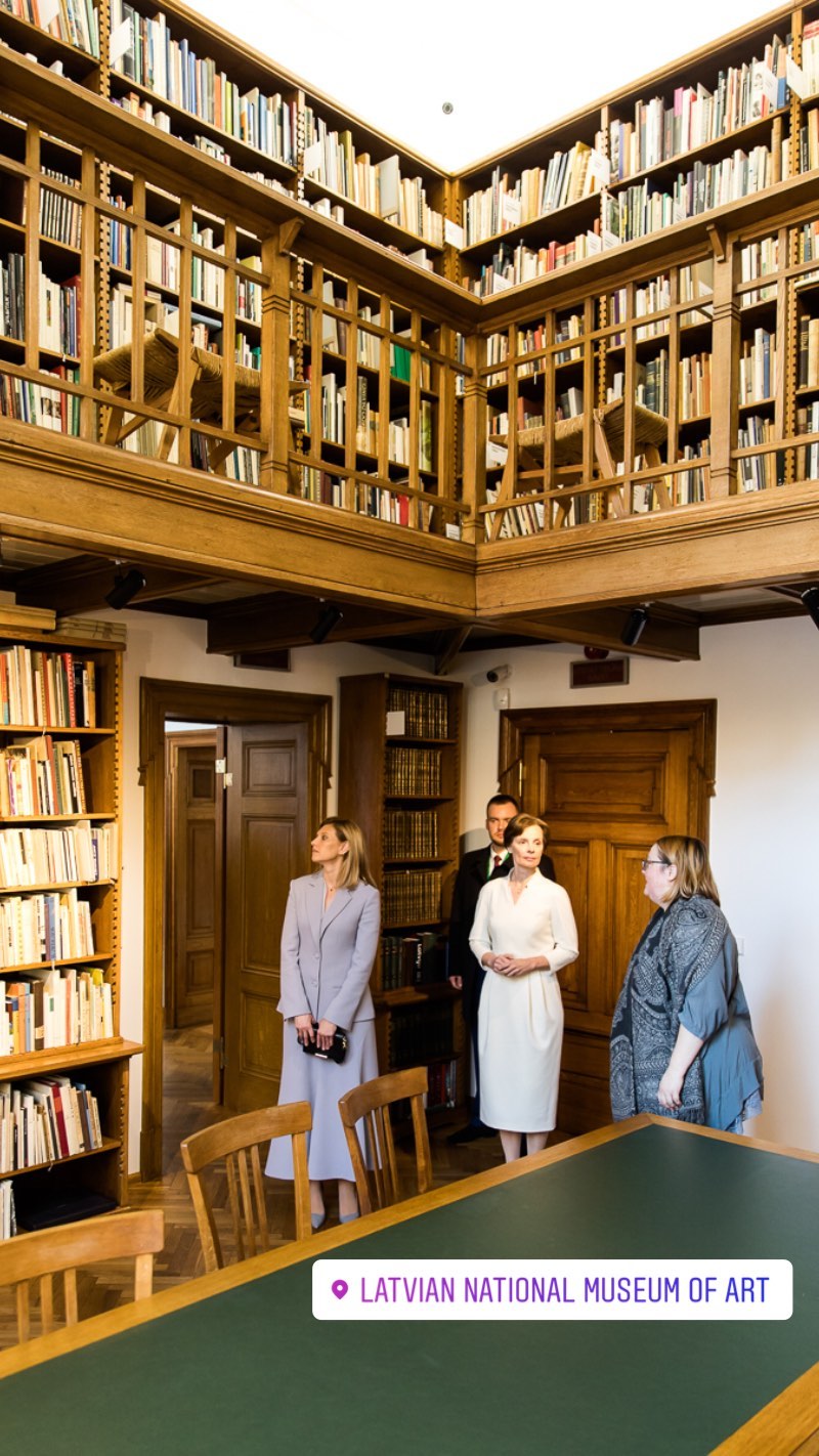 Елена Зеленская показала идеальный total look: еще больше фото