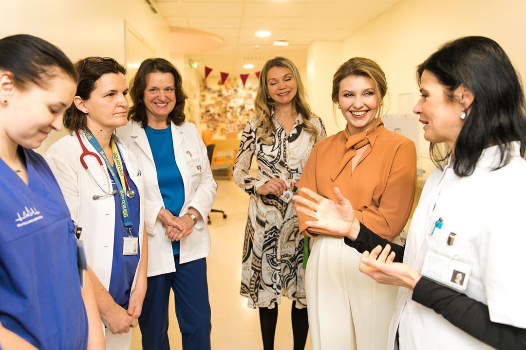 Приклад вишуканості та елегантності: Олена Зеленська показала деталі &quot;естонського образу&quot;