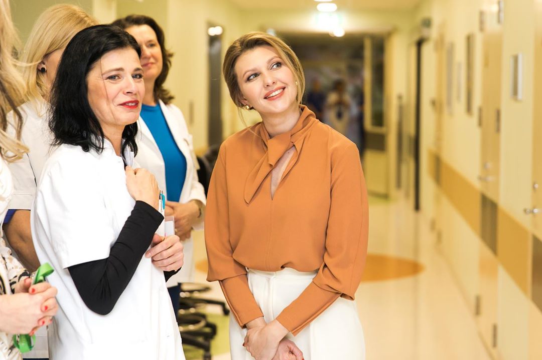 Приклад вишуканості та елегантності: Олена Зеленська показала деталі &quot;естонського образу&quot;