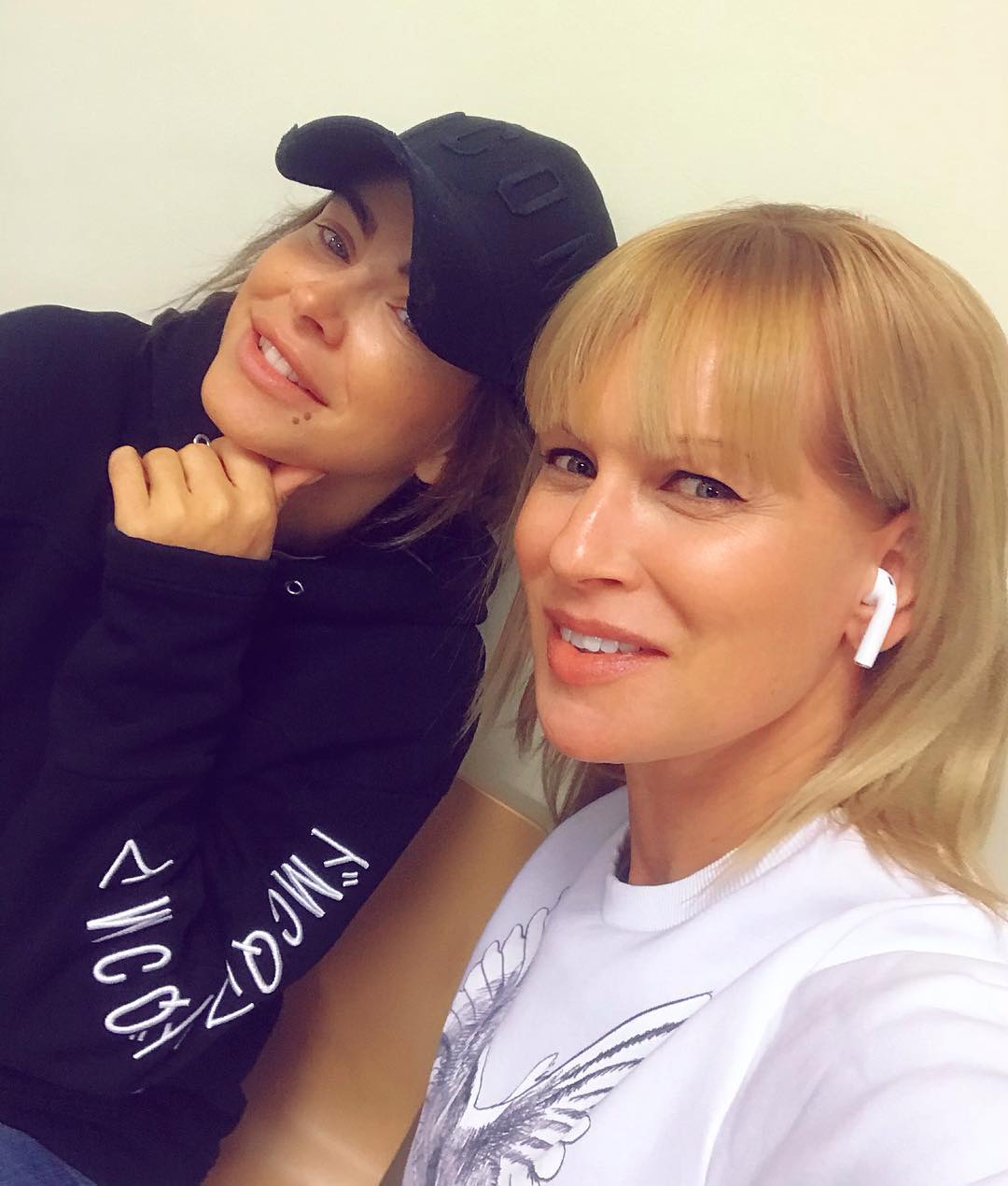 "Небайдужі матусі": російська акторка показала Лорак без макіяжу