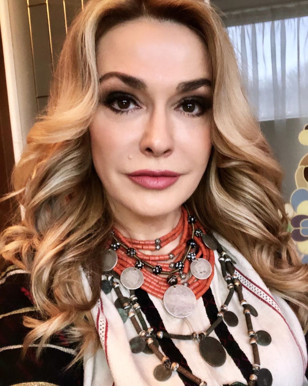 От еды до телефонов: Полякова, Тодоренко, Сумская и другие рассказали, что прячут в нижнем белье