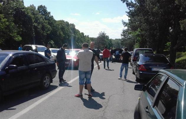 Владельцы авто с иностранной регистрацией заблокировали КПП &quot;Ужгород&quot;