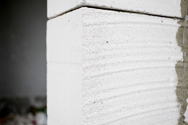 Абетка інвестора: що варто знати про стінові матеріали