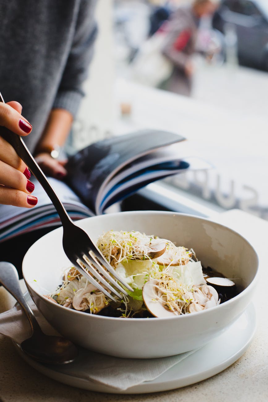 Режим дня і харчування на карантині: дієтолог вказала на важливі нюанси