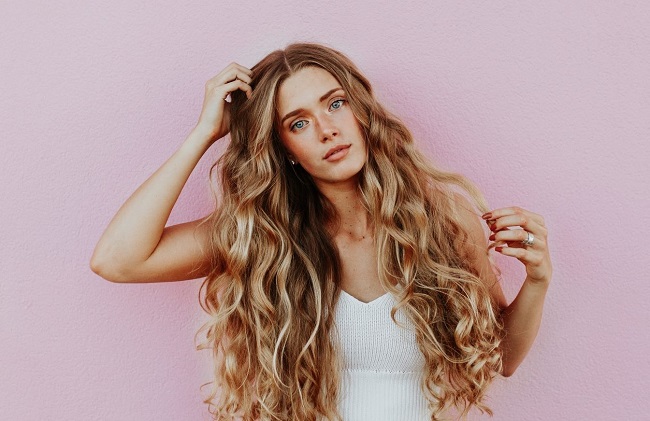 Уход за волосами зимой: топ важных советов, которые должна знать каждая