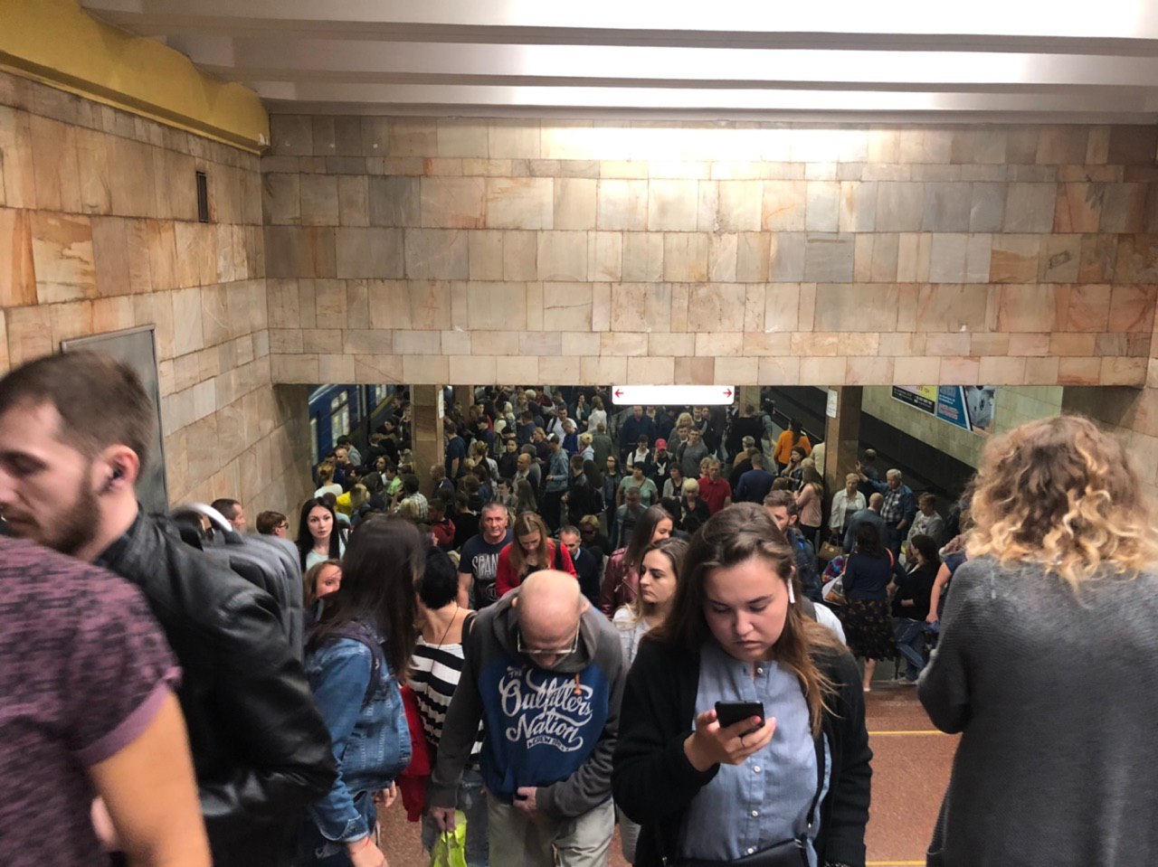 Паника в киевском метро: часть станций закрыта на вход и выход