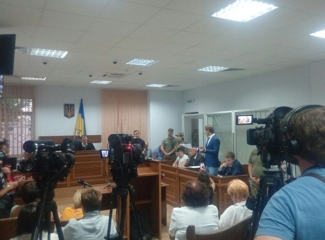 Савченко хочуть взяти на поруки 26 осіб