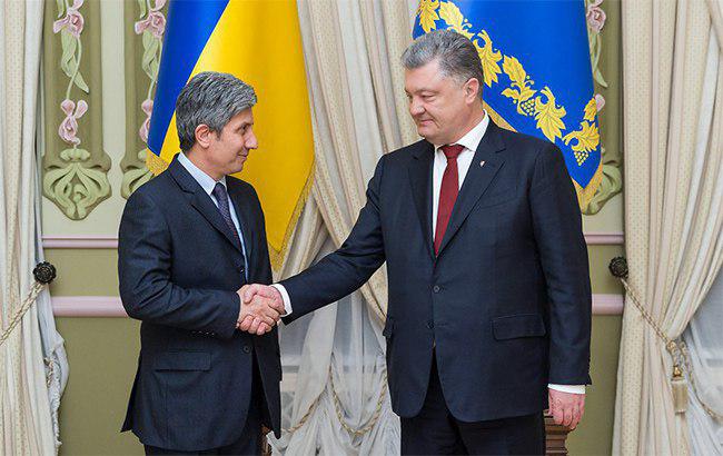 Порошенко принял верительные грамоты от послов Нидерландов, Ливана и Судана