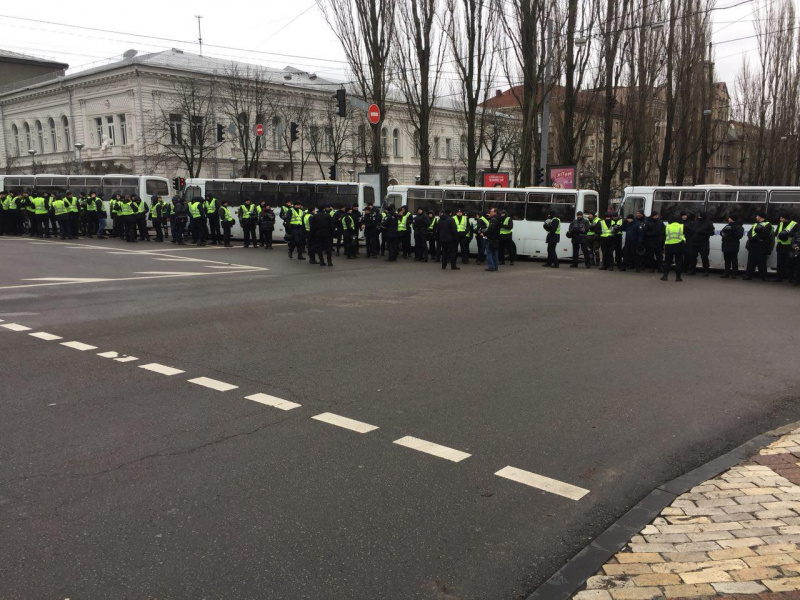 Через масові заходи в центрі Києва перекрито кілька вулиць