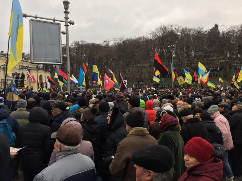 Марш в Киеве: около 5 тыс. активистов собрались на Европейской площади
