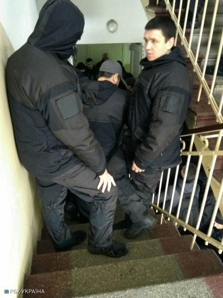 Суд над Трухановым: неизвестные устроили потасовку