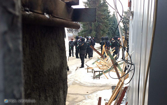 На базу "Азова" прибыли следователи полиции