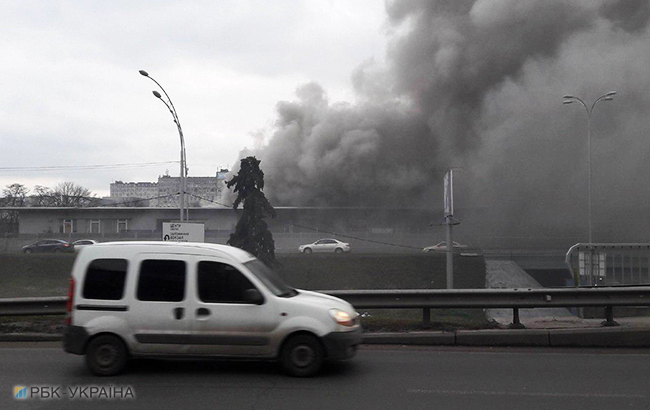 Пожар на &quot;Левобережной&quot;: возле станции метро горят киоски