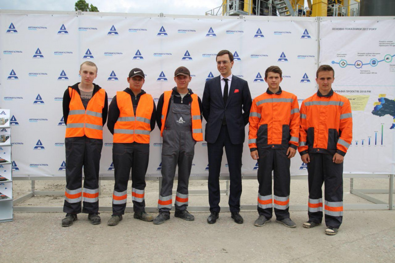 Асфальтные заводы &quot;Автомагистраль-Юг&quot; - это новое качество украинских дорог, - Омелян